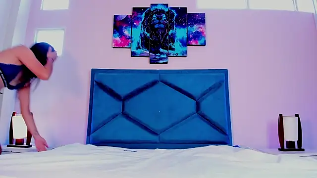 EmmaWilliamss online show from 10, 12, 2024