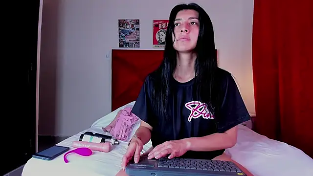 EmmaWilliamss online show from 5, 2, 2025