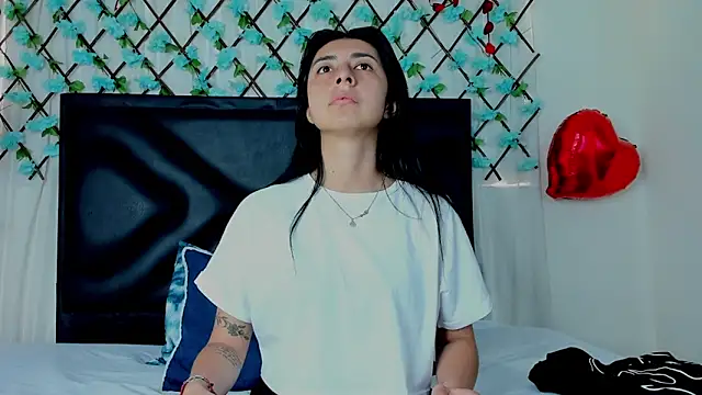 EmmaWilliamss online show from 18, 2, 2025