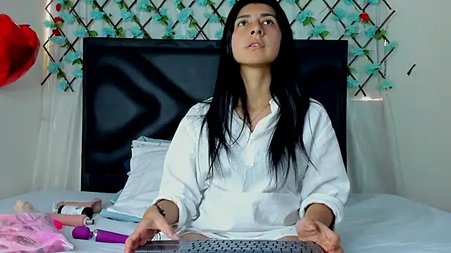 EmmaWilliamss online show from 23, 2, 2025