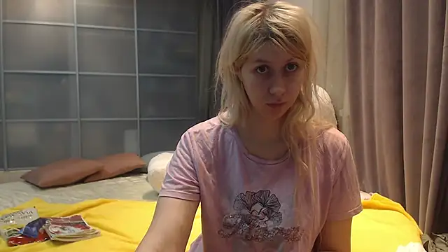 Snapshot of KyliePag chatting on 16, 2, 2025 KyliePag online show from 16, 2, 2025