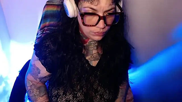 Snapshot of VampGirl1 chatting on 7, 1, 2026 VampGirl1 online show from 7, 1, 2026