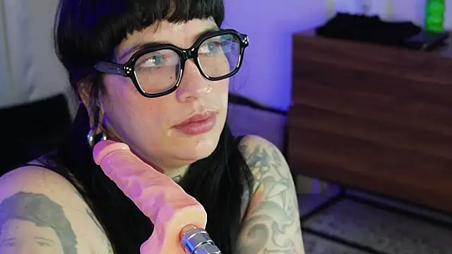 VampGirl1 online show from 24, 6, 2026