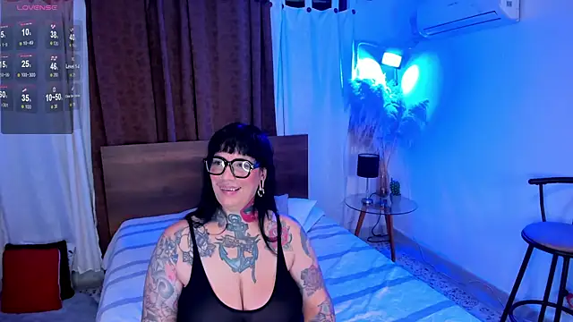 VampGirl1 online show from 19, 7, 2026