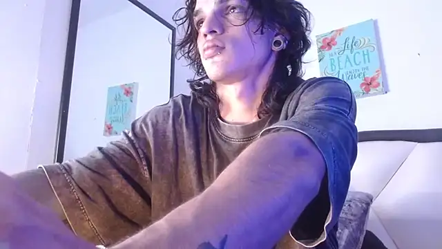 Snapshot of AlbertBernal69 chatting on 15, 10, 2025 AlbertBernal69 online show from 15, 10, 2025