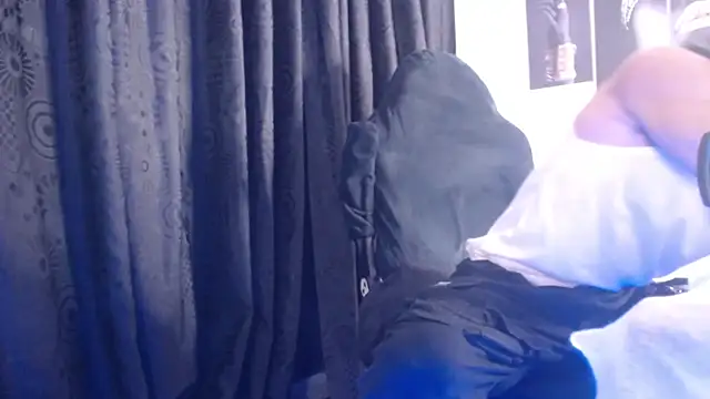 Snapshot of AlbertBernal69 chatting on 19, 10, 2025 AlbertBernal69 online show from 19, 10, 2025