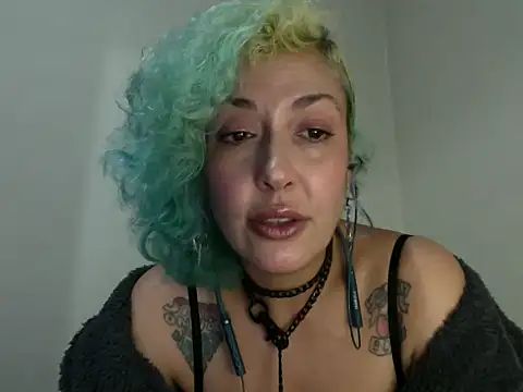 Snapshot of MariLouM chatting on 17, 5, 2026 MariLouM online show from 17, 5, 2026