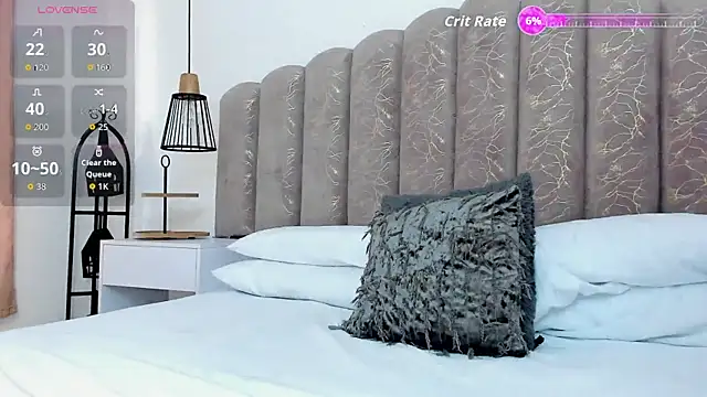 ZiaCalifa online show from 5, 12, 2025