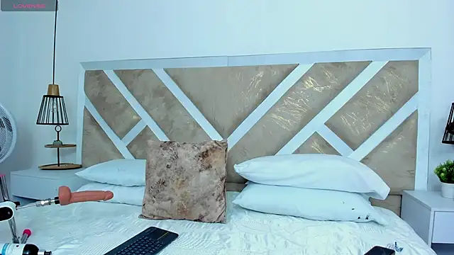 ZiaCalifa online show from 28, 2, 2026