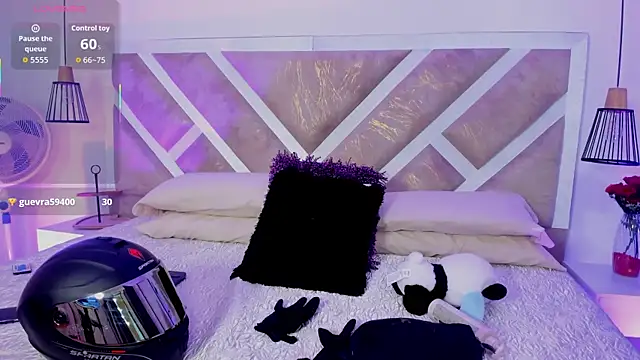 ZiaCalifa online show from 6, 4, 2026