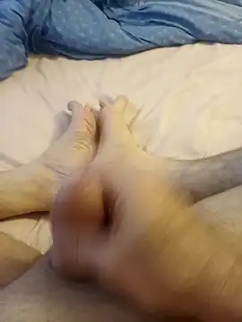 Snapshot of Hardapple01 chatting on 16, 11, 2025 Hardapple01 online show from 16, 11, 2025