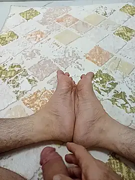 Snapshot of Hardapple01 chatting on 18, 11, 2025 Hardapple01 online show from 18, 11, 2025