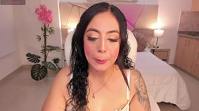 kim thompson 1 online show from 5, 11, 2025