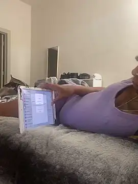 Snapshot of SlimBeenBadd1981 chatting on 24, 2, 2025 SlimBeenBadd1981 online show from 24, 2, 2025