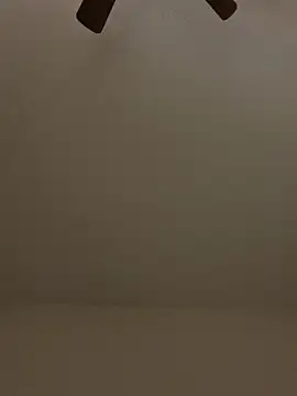 Snapshot of SlimBeenBadd1981 chatting on 21, 11, 2025 SlimBeenBadd1981 online show from 21, 11, 2025