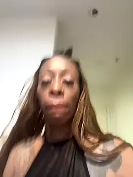 Snapshot of SlimBeenBadd1981 chatting on 22, 12, 2025 SlimBeenBadd1981 online show from 22, 12, 2025