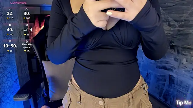 LunaBaker-1 online show from 8, 3, 2026