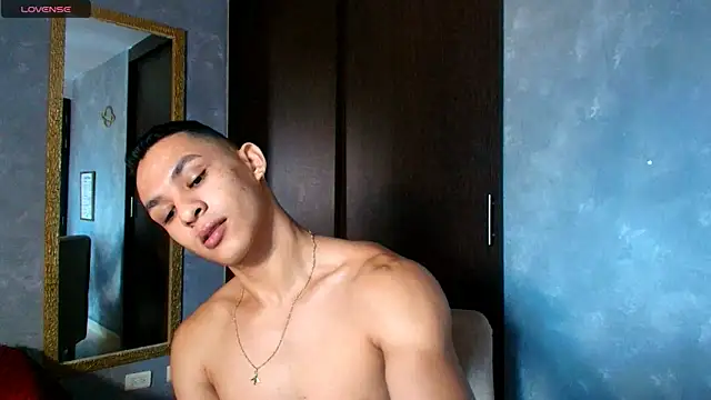 Snapshot of liuscast22 chatting on 15, 10, 2025 liuscast22 online show from 15, 10, 2025