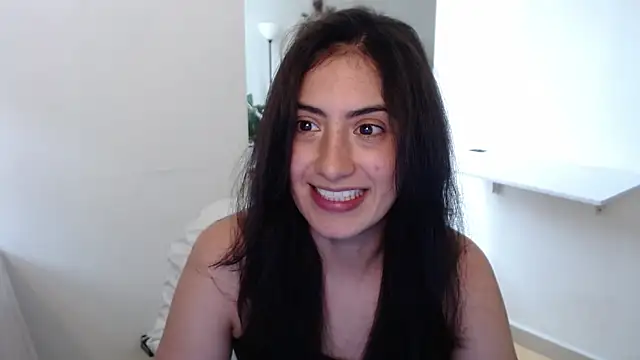 Snapshot of MIYESSI chatting on 6, 5, 2026 MIYESSI online show from 6, 5, 2026