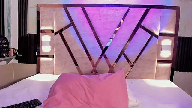 Snapshot of Athenea_Mills chatting on 16, 6, 2026 Athenea Mills online show from 16, 6, 2026