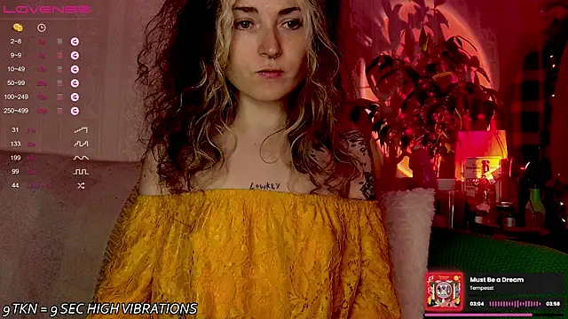 Snapshot of IttyKitty chatting on 16, 9, 2025 IttyKitty online show from 16, 9, 2025