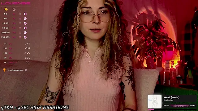 Snapshot of IttyKitty chatting on 26, 9, 2025 IttyKitty online show from 26, 9, 2025