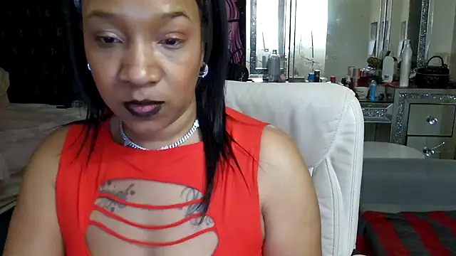 Snapshot of YasmineMinaj chatting on 4, 1, 2025 YasmineMinaj online show from 4, 1, 2025