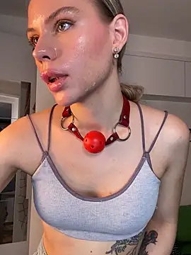 Snapshot of KittyKatyDream chatting on 19, 11, 2025 KittyKatyDream online show from 19, 11, 2025