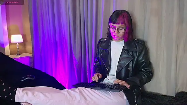 tati cardenas online show from 13, 3, 2025