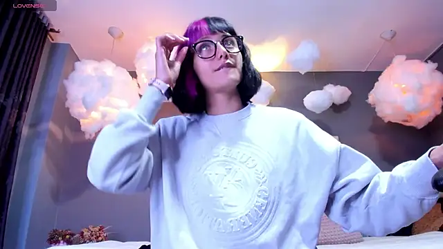 tati cardenas online show from 13, 3, 2025