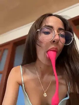 lauravasquez online show from 15, 12, 2024