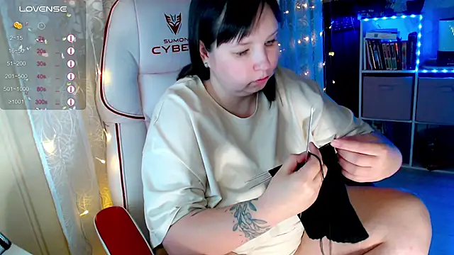 Snapshot of RaideneiX chatting on 14, 11, 2025 RaideneiX online show from 14, 11, 2025