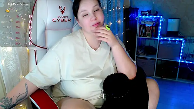 Snapshot of RaideneiX chatting on 5, 12, 2025 RaideneiX online show from 5, 12, 2025