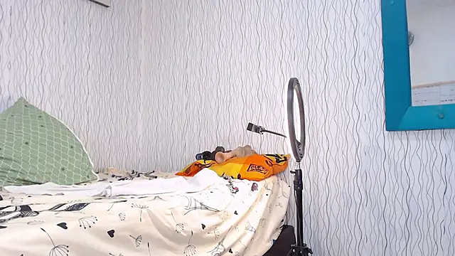 Snapshot of NadiaWhite chatting on 18, 2, 2025 NadiaWhite online show from 18, 2, 2025