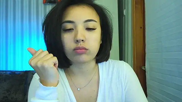 lily  foster online show from 25, 9, 2025