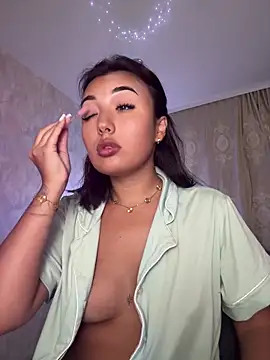 lily  foster online show from 15, 4, 2026