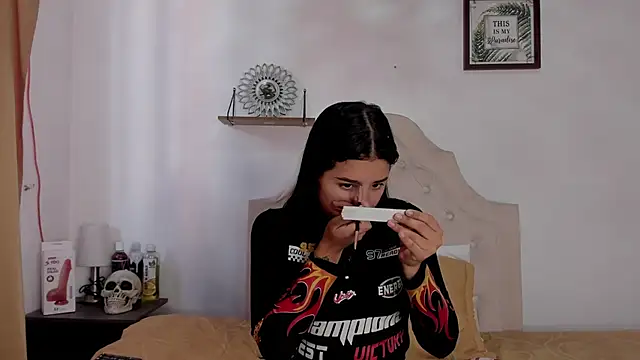 Snapshot of aliice_walker_ chatting on 1, 10, 2025 aliice walker online show from 1, 10, 2025