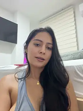 Snapshot of Sophie__Foxxx chatting on 28, 4, 2026 Sophie Foxxx online show from 28, 4, 2026