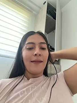 Snapshot of Sophie__Foxxx chatting on 28, 6, 2026 Sophie Foxxx online show from 28, 6, 2026