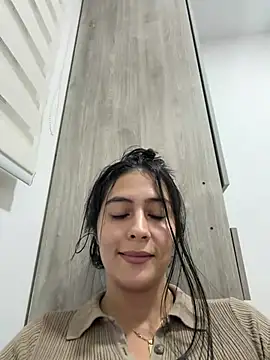 Snapshot of Sophie__Foxxx chatting on 5, 7, 2026 Sophie Foxxx online show from 5, 7, 2026