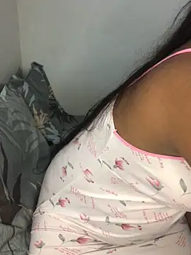 Rose Olivia online show from 14, 1, 2025