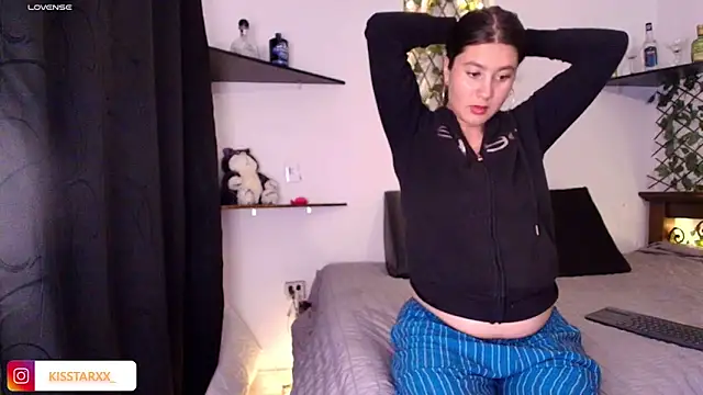 Snapshot of kisstarxxx chatting on 20, 5, 2026 kisstarxxx online show from 20, 5, 2026