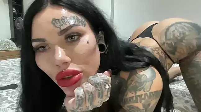 Snapshot of claudiacvc95 chatting on 4, 12, 2024 claudiacvc95 online show from 4, 12, 2024