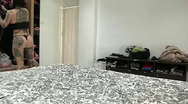 Snapshot of claudiacvc95 chatting on 8, 12, 2024 claudiacvc95 online show from 8, 12, 2024