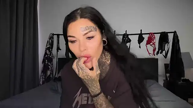 Snapshot of claudiacvc95 chatting on 17, 10, 2025 claudiacvc95 online show from 17, 10, 2025