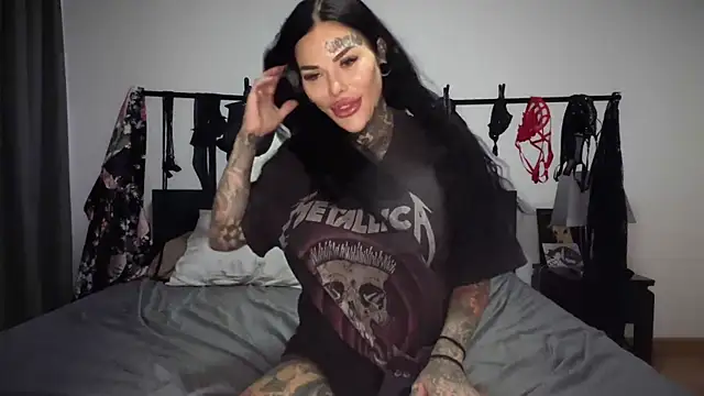 Snapshot of claudiacvc95 chatting on 18, 10, 2025 claudiacvc95 online show from 18, 10, 2025