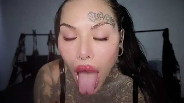 claudiacvc95 online show from 5, 4, 2026