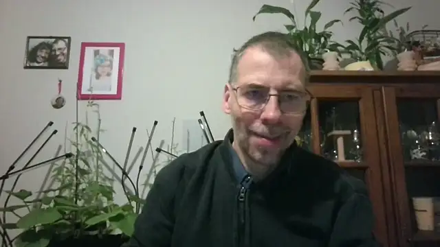 ptitcanard60600 online show from 18, 5, 2026
