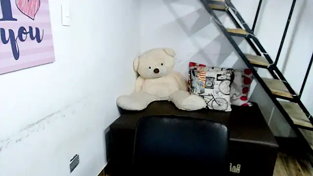 Snapshot of samantha_baby_ chatting on 17, 12, 2024 samantha baby online show from 17, 12, 2024