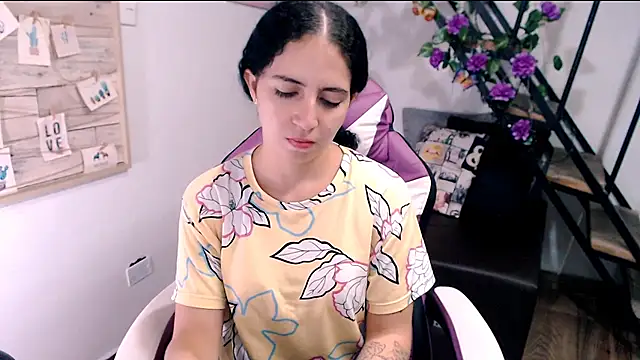 Snapshot of samantha_baby_ chatting on 18, 4, 2026 samantha baby online show from 18, 4, 2026